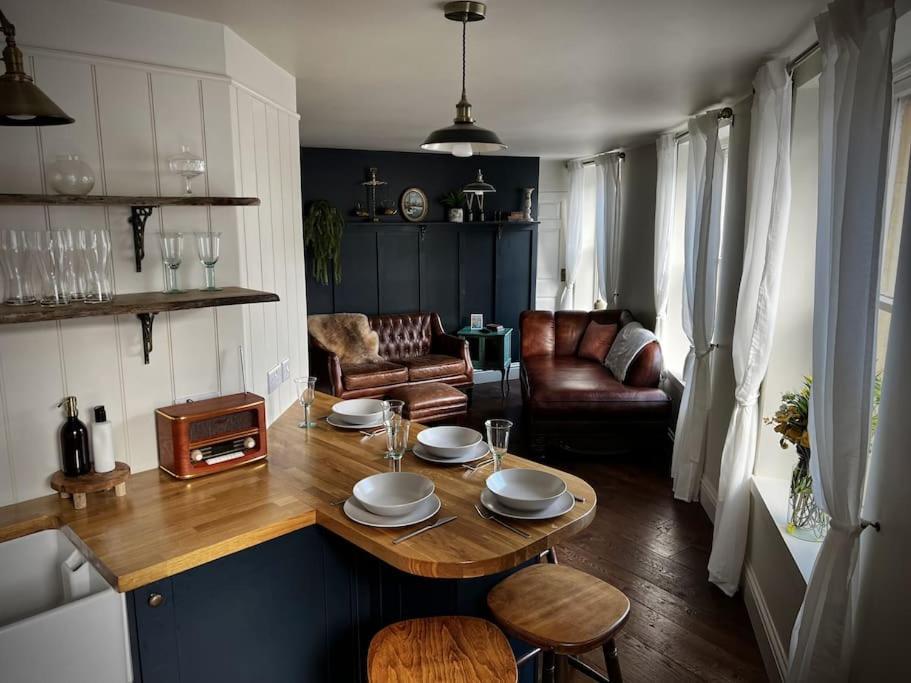 Period Apartment, Great Views, In Heart Of Town. Bradford-On-Avon Ngoại thất bức ảnh