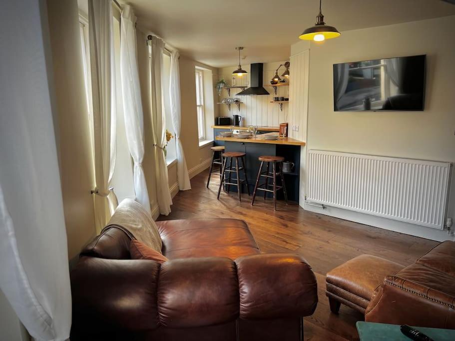 Period Apartment, Great Views, In Heart Of Town. Bradford-On-Avon Ngoại thất bức ảnh
